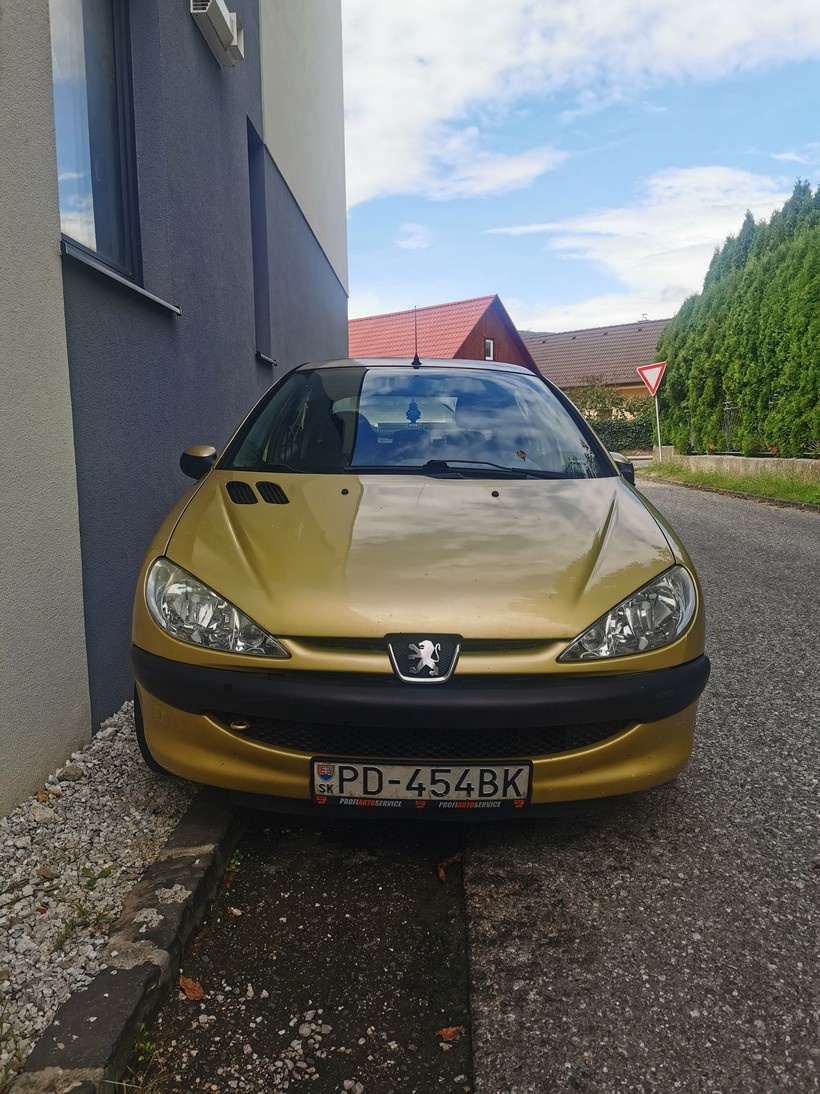 Peugeot 206 - 1.4 HDI, 50kw r. 2004, tažné