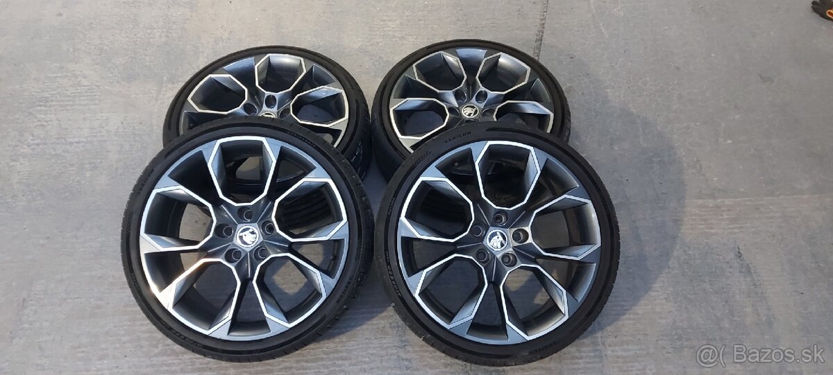 ŠKODA XTREM RS R19 ET51 7.5J 5x112 57.1 225/35