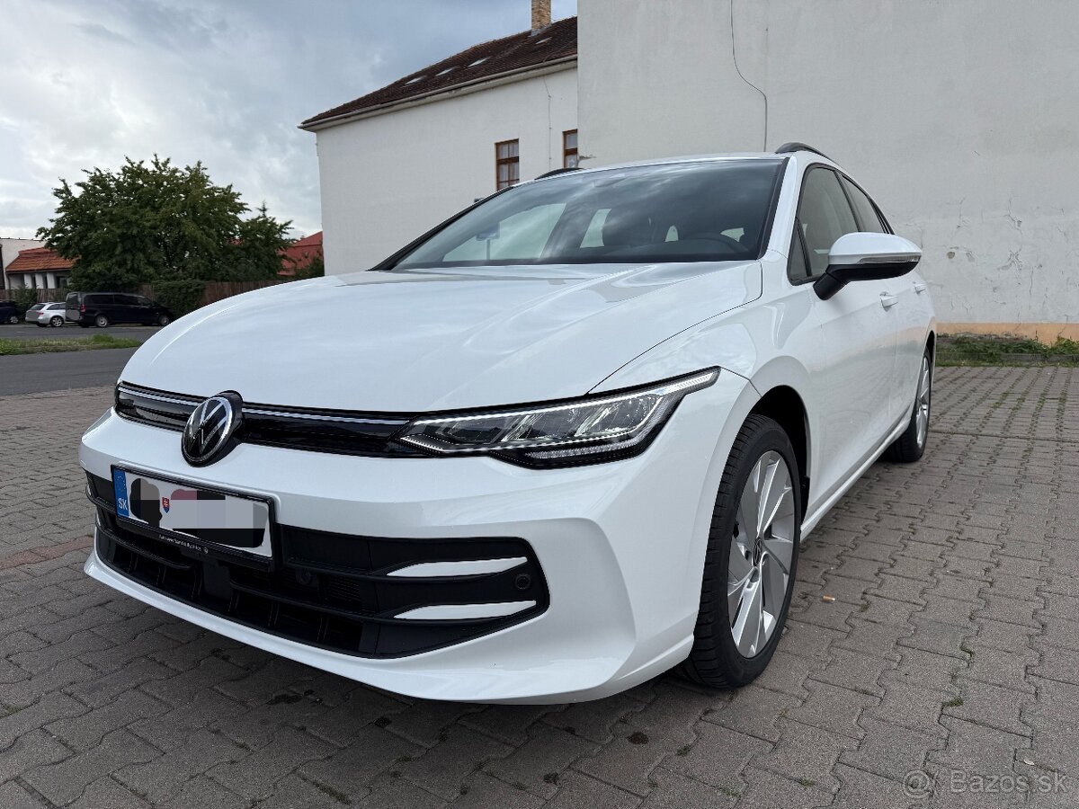 Volkswagen Golf Var. 1.5eTSI DSG7 Life záruka,servisný balík