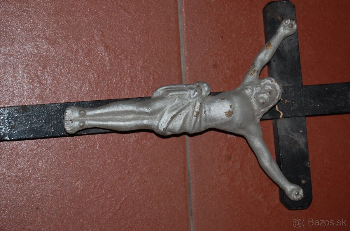 Starý liatinový kríž