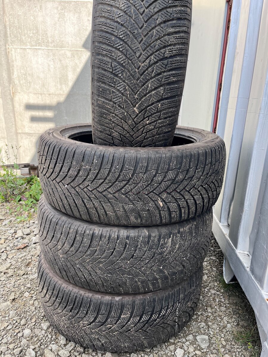 Zimne pneu Firestone 255/45 R20