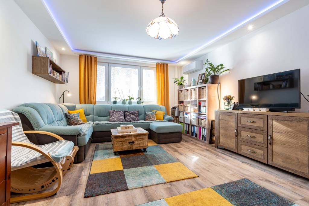 NA PREDAJ,ZREKONŠTRUOVANÝ 3 – IZB. BYT, KE – KVP