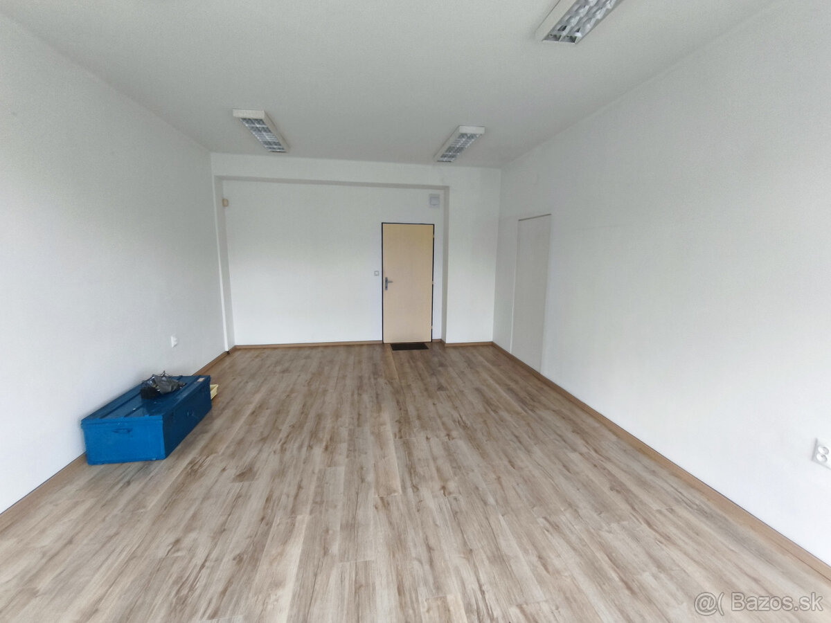 Prenájom - kancelársky priestor 29 m2, Banská Bystrica, cent
