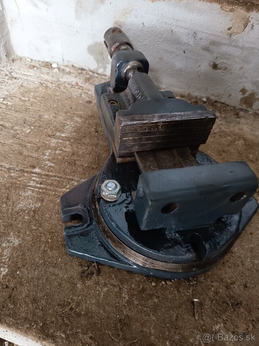 Strojný zverák 100 mm