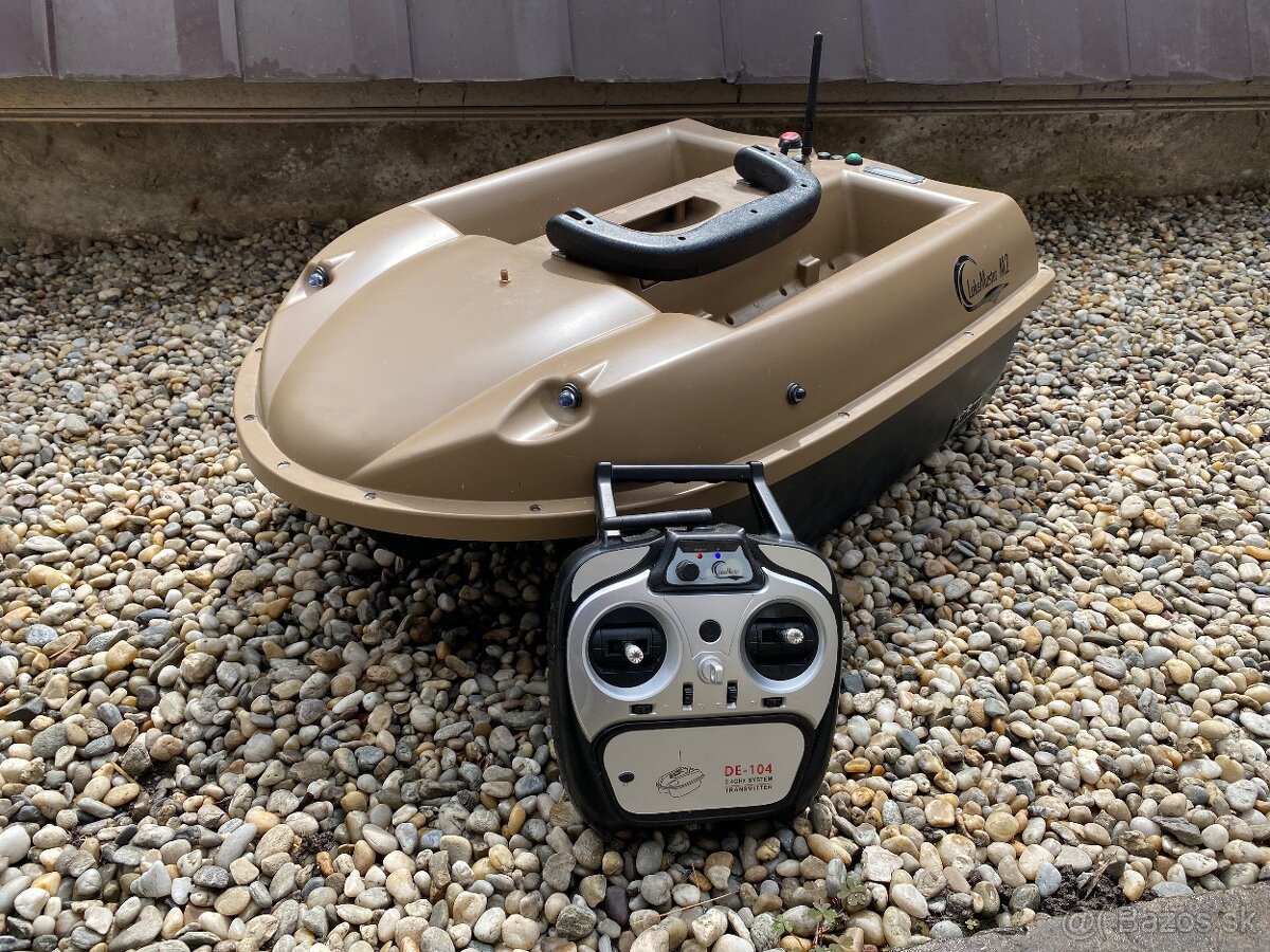 Zavážacia loďka - Lakemaster M2
