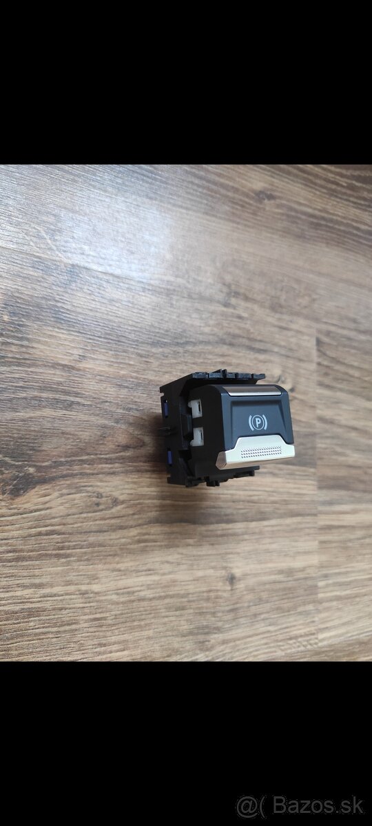 Tlačidlo elektr. parkovacej brzdy PSA (nové, nepoužité)