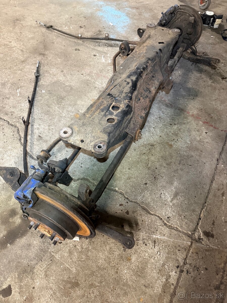 Zadní náprava Subaru Impreza