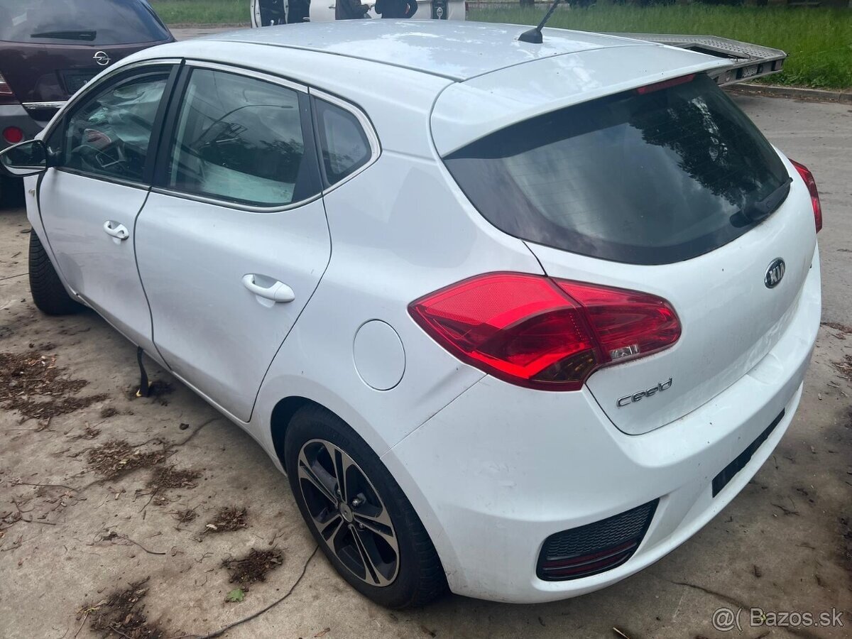 Kia Ceed 2016 1.4 predám MOTOR G4LC, DVERE, PIATE DVERE