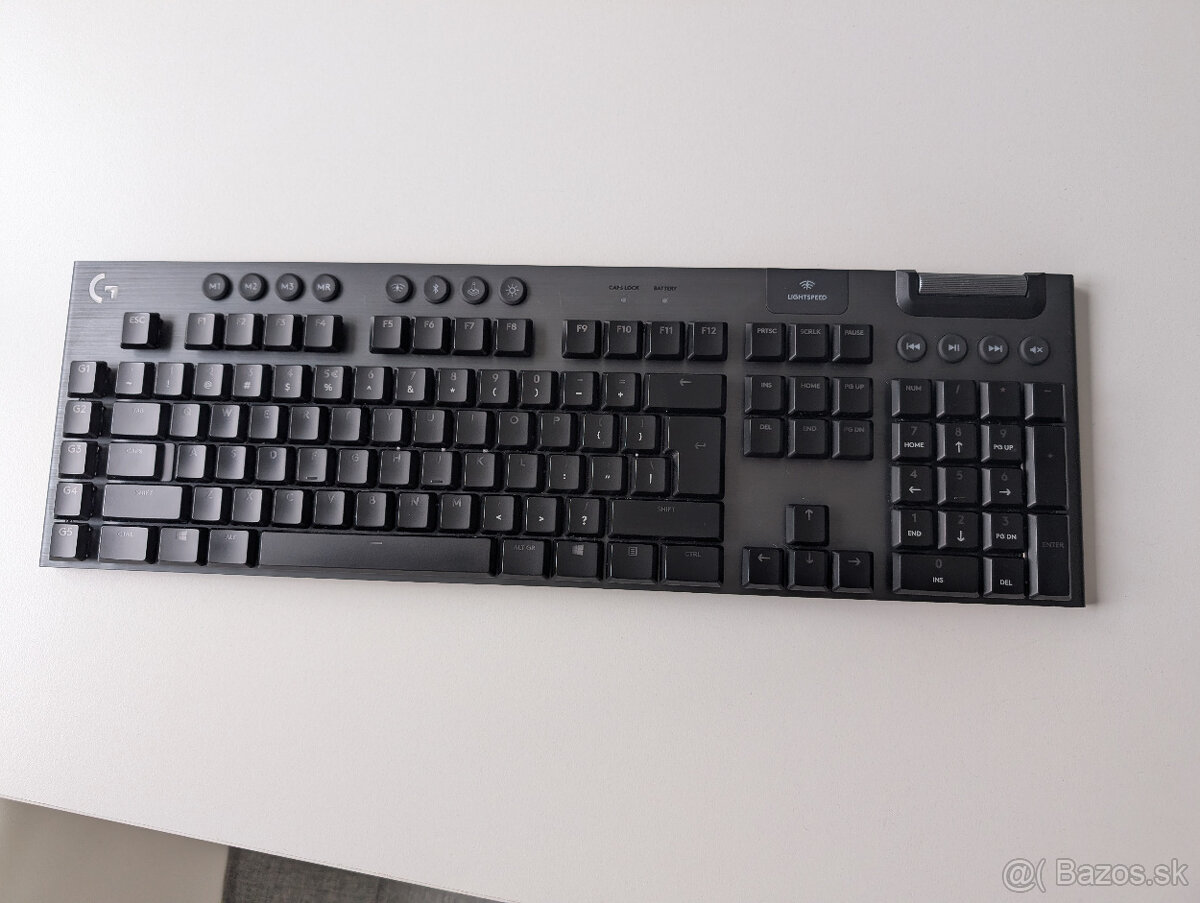Logitech g915 bezdrotova herna klavesnica
