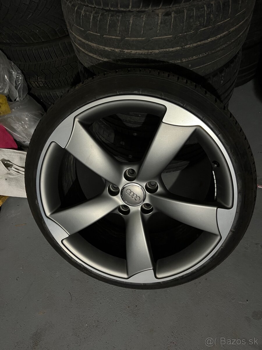 AUDI ROTOR R19 9j