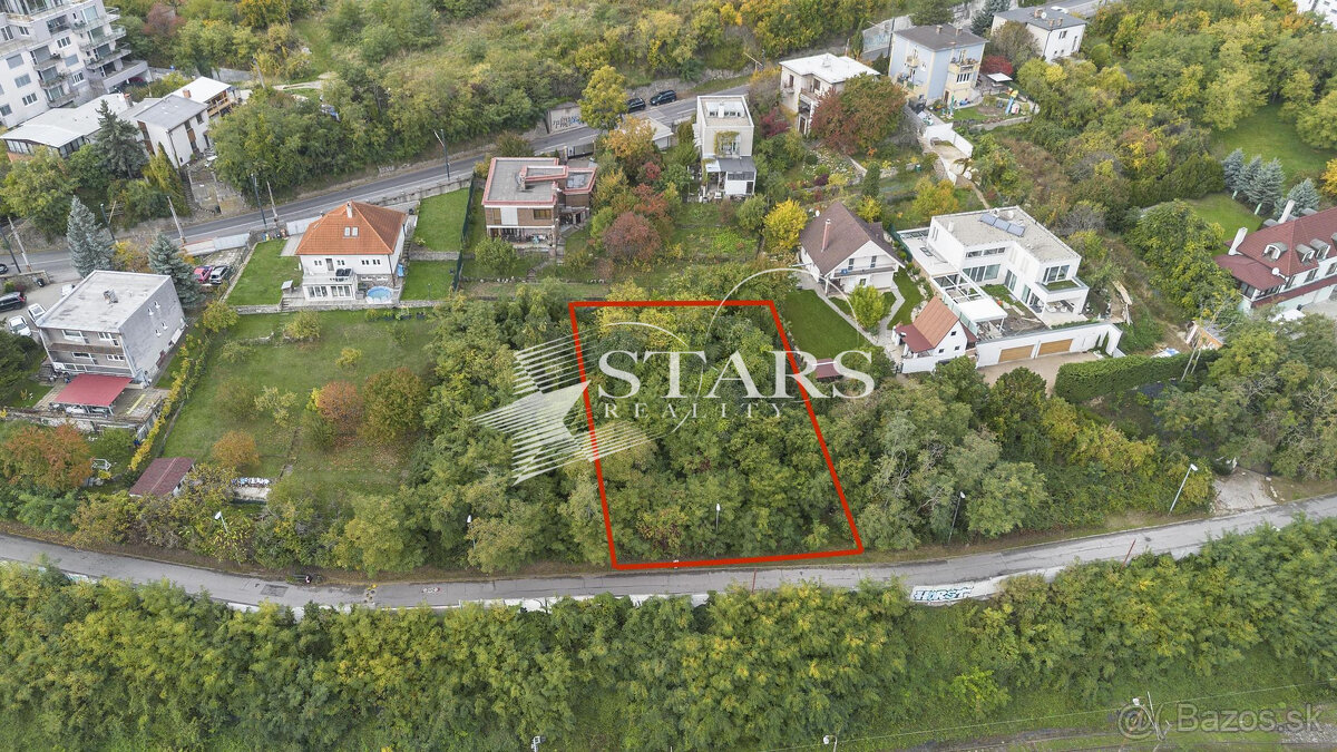 Koliba – 732 m² stavebný pozemok s projektom na 3 byty, výhľ