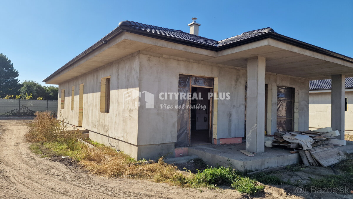 Na Predaj 4 izbová NOVOSTAVBA na 763m2 pozemku Nové Zámky