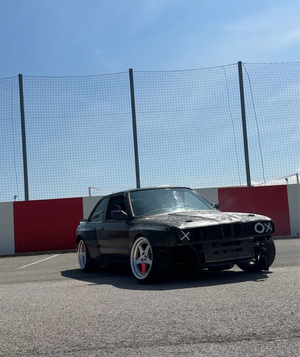 BMW e30