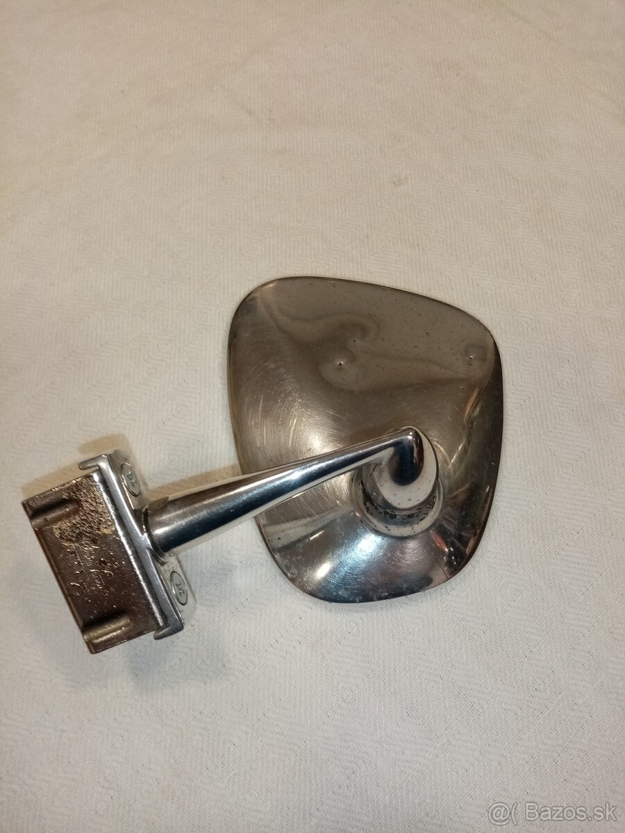 Trabant- spätné zrkadlo vonkajšie - prvý typ