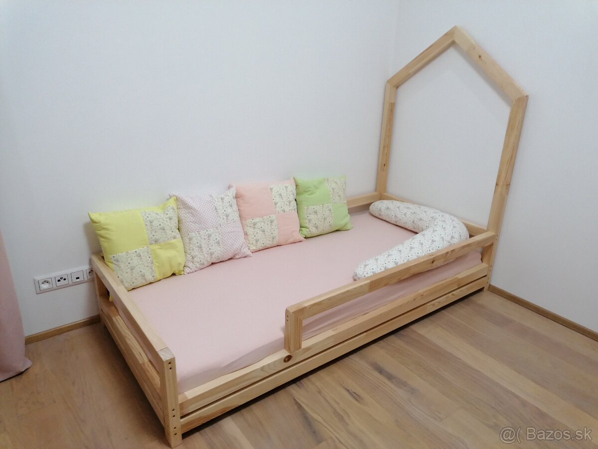 Domčekov posteľ