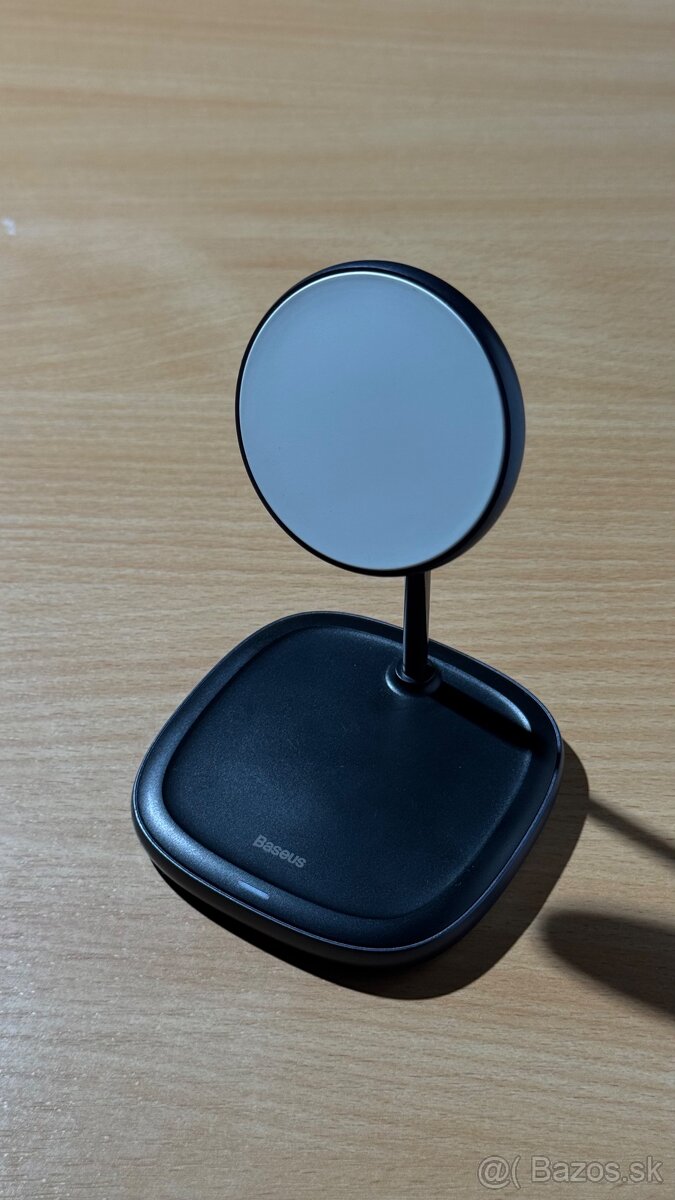 Baseus stojan a nabíjačka