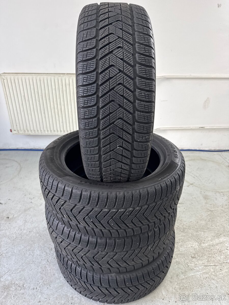 Predám zimné 235/50 R18 PIRELLI