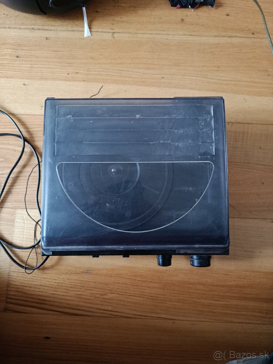 Predám gramofón s rádiom
