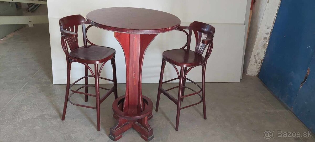 barový stôl a 2 stoličky