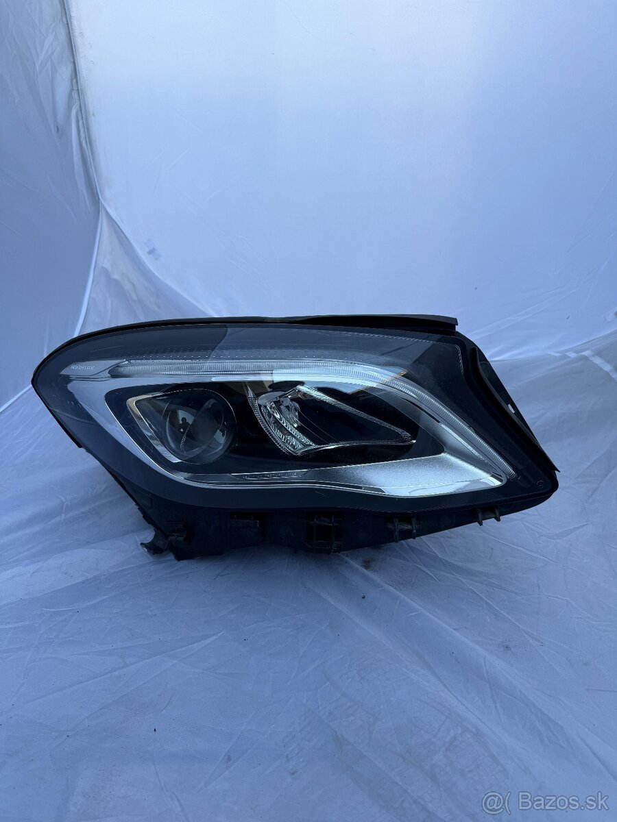 Predám svetlo Mercedes Benz GLA W156
