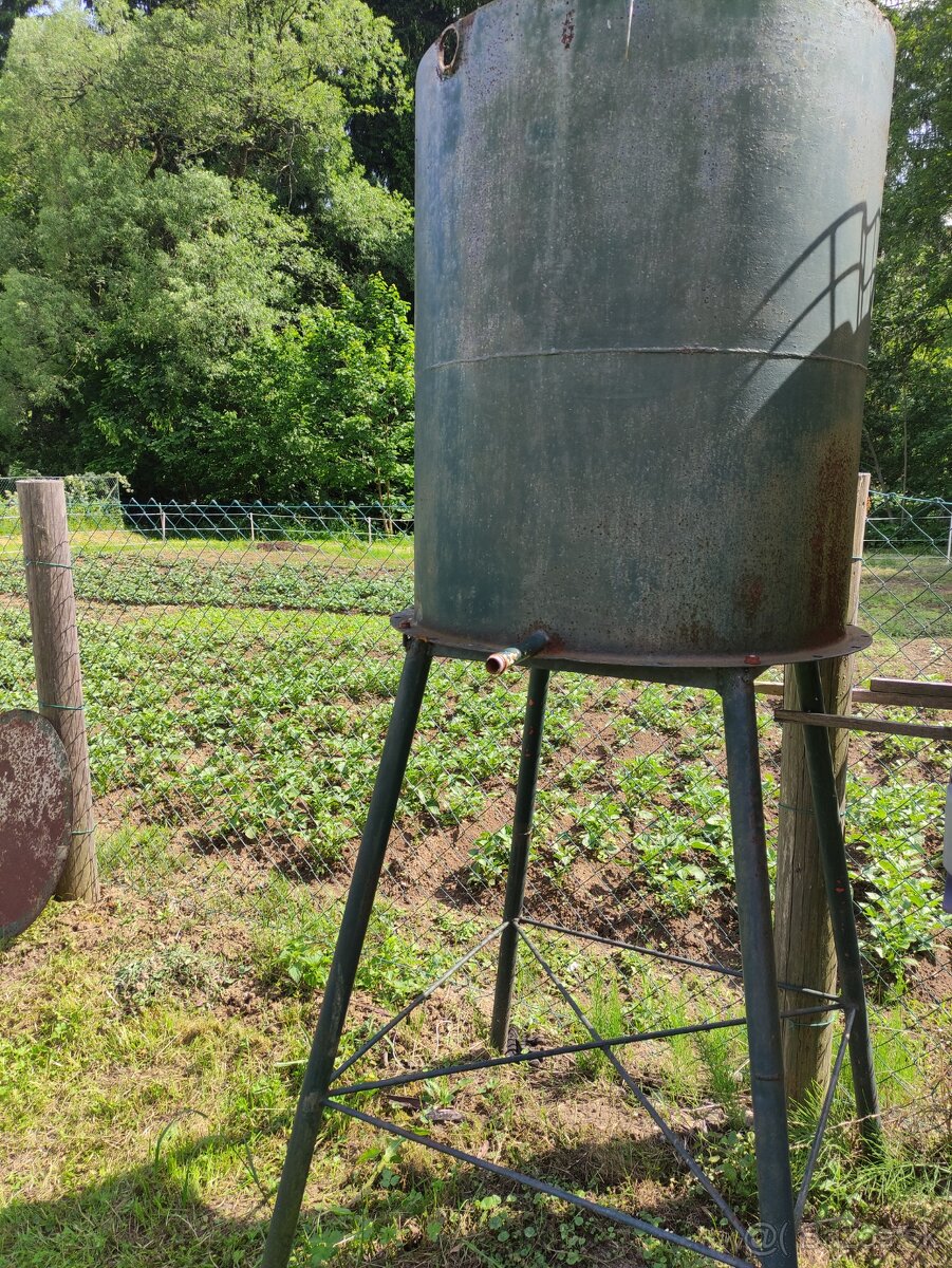 Nádrž na vodu.