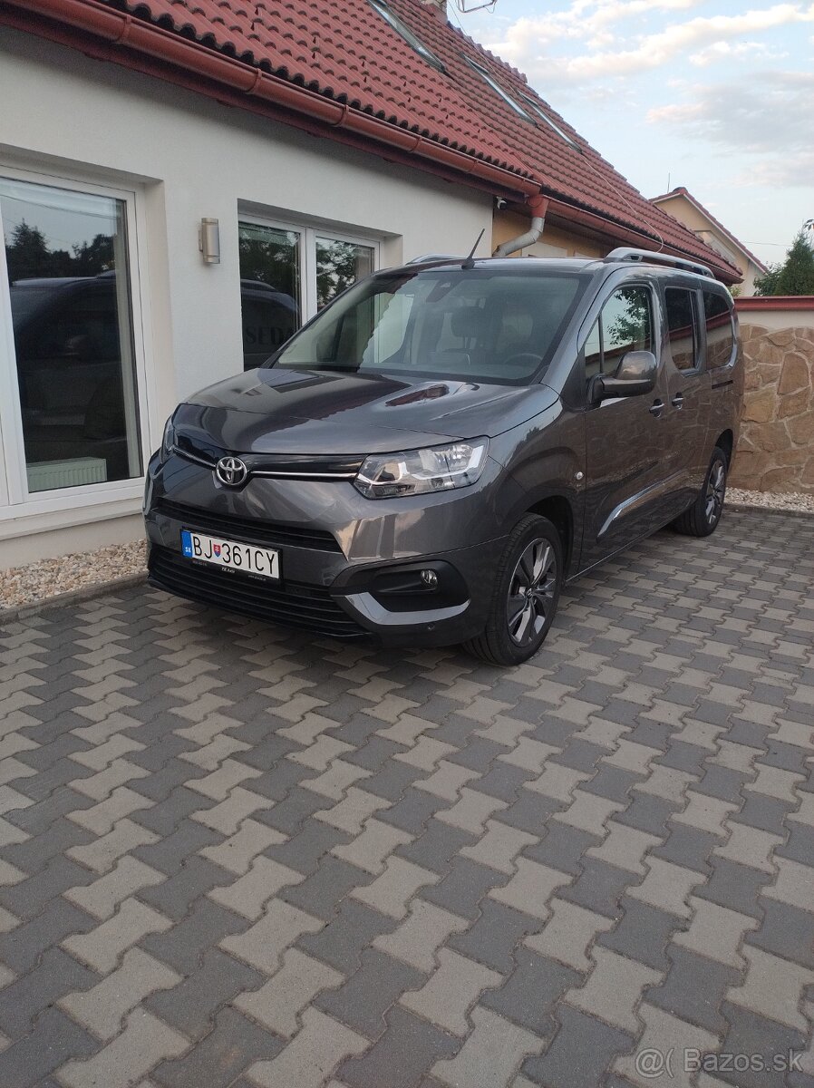 Toyota Pro Ace City Verso long