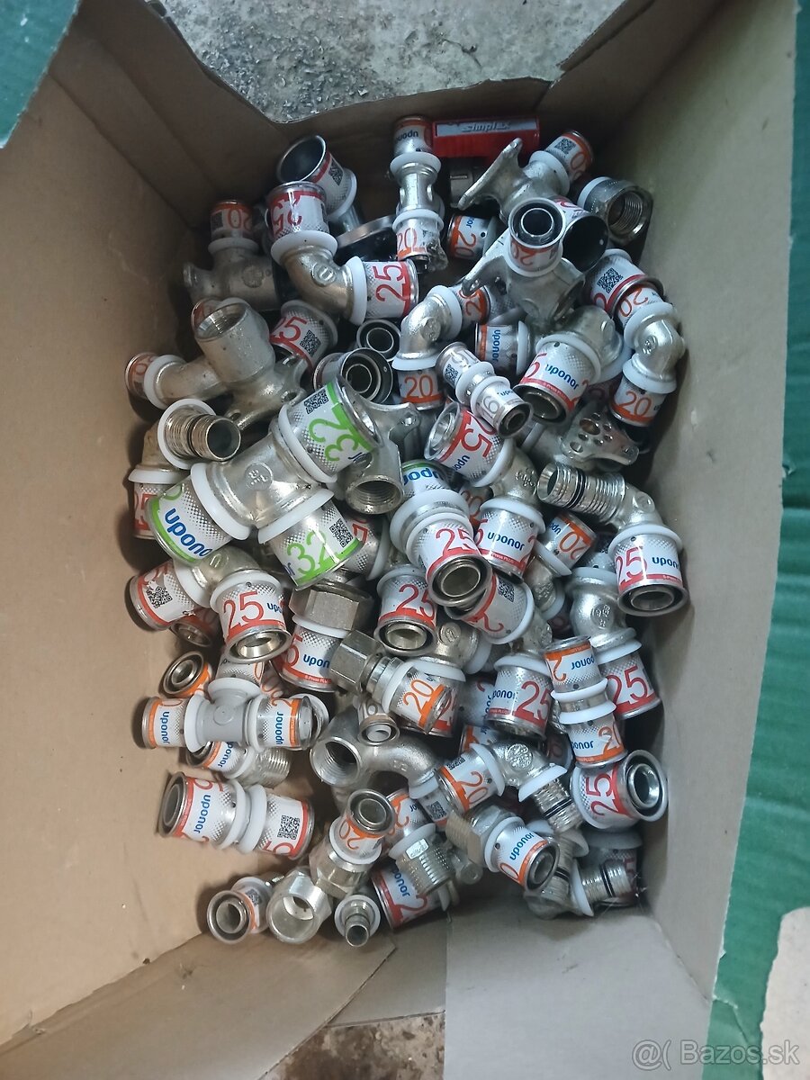 Rozne velkosti Spojky na podlahové kúrenie