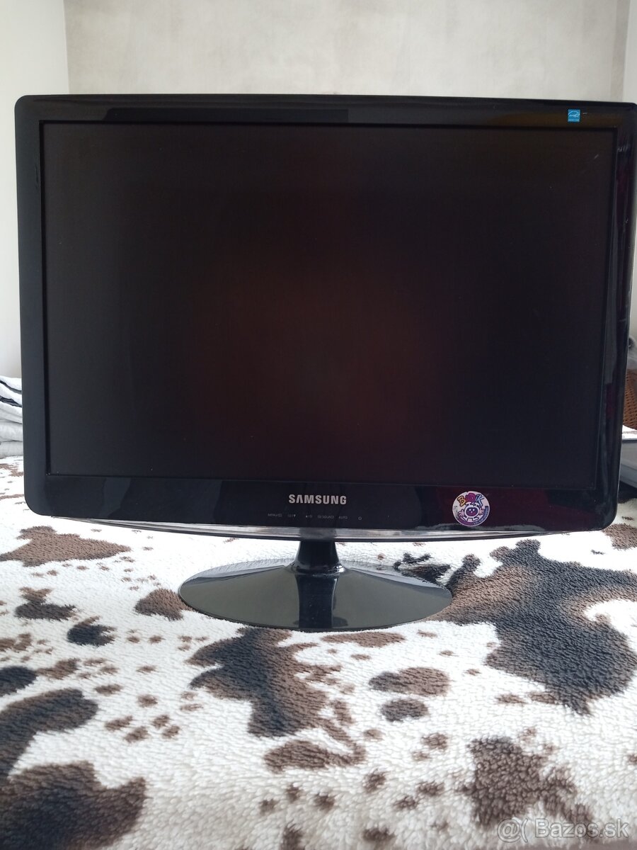 Predám 21.6" Samsung B2230W černý