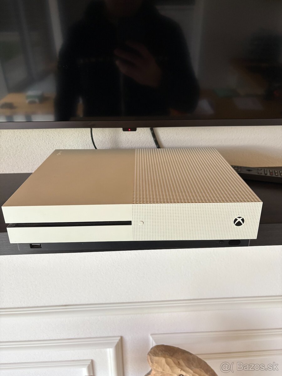 Predám Xbox One S