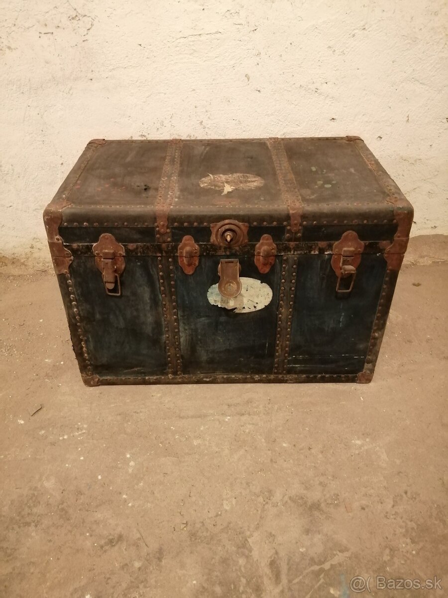 stara truhlica-kufor-bedna..a ine.