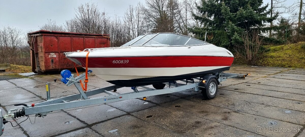 Bayliner 1851SS Capri motorový člun