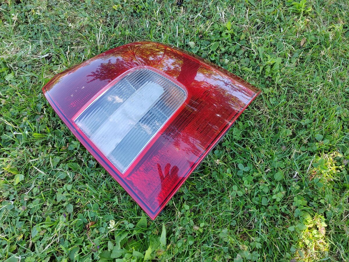 Škoda Octavia 2 combi pravé zadné svetlo