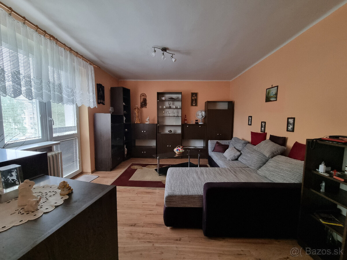 2 IZBOVÝ TEHLOVÝ BYT s BALKÓNOM 58 m2 HOLÍČ- SKALICA