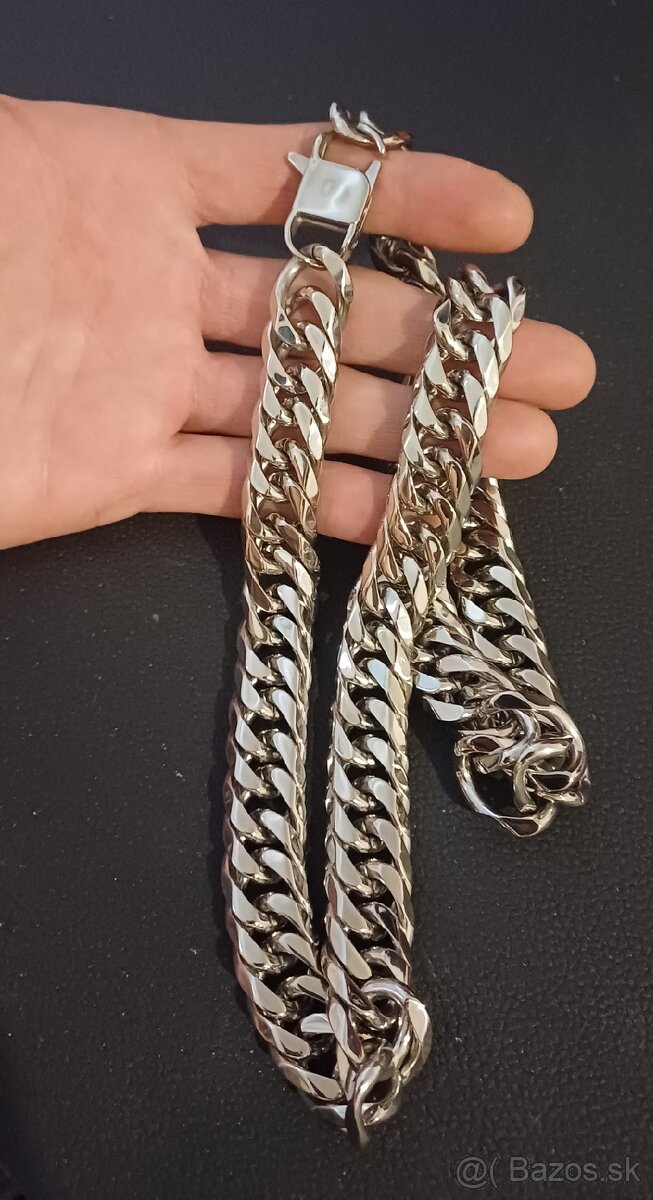 Hruba retiazka na krk