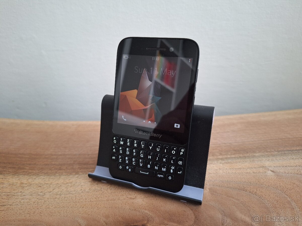 Blackberry Q5