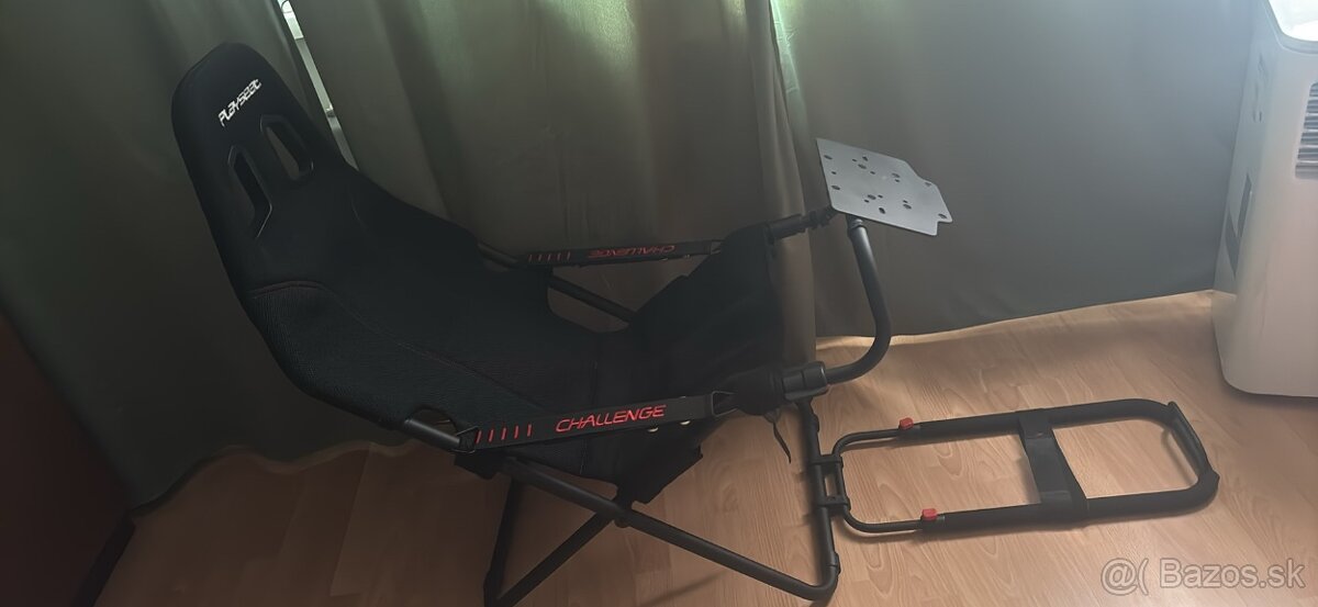 Playseat Challenger Simulátor
