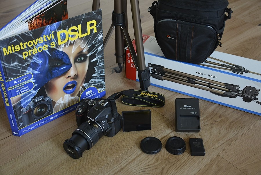 Nikon D5300 wifi - VR objektiv 18 - 55 AF-P + brasna stativ