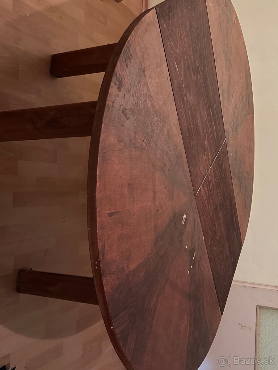 Drevený rozkladací starožitný stôl