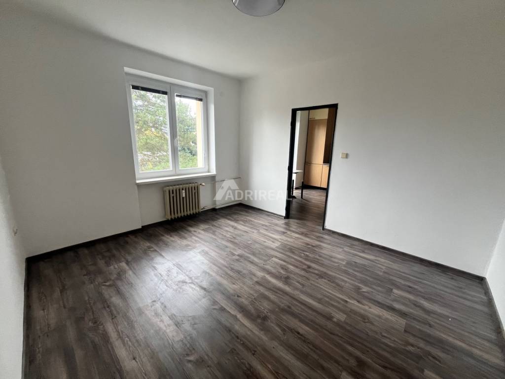 PREDAJ: 3i byt s dvoma balkónmi; 63,6 m2; Zvolen-Centrum; 16