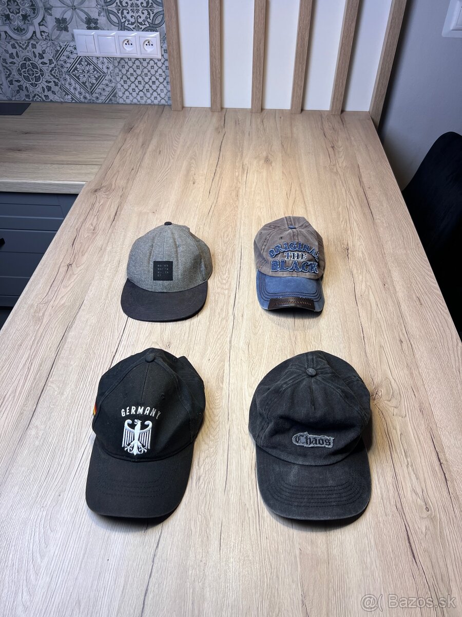 4 šiltovky - Cropp - a iné