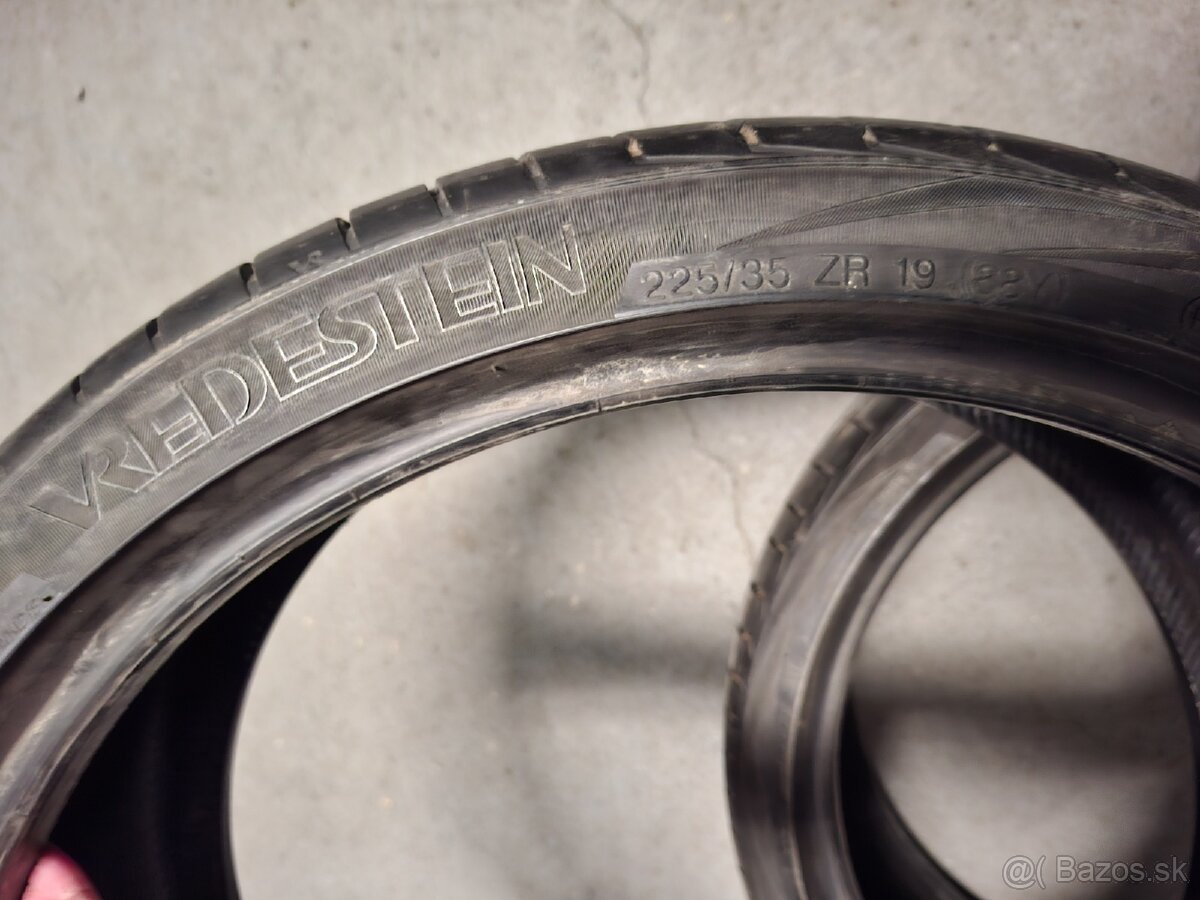 Continental 225/45R18 Vredstein 225/35R19
