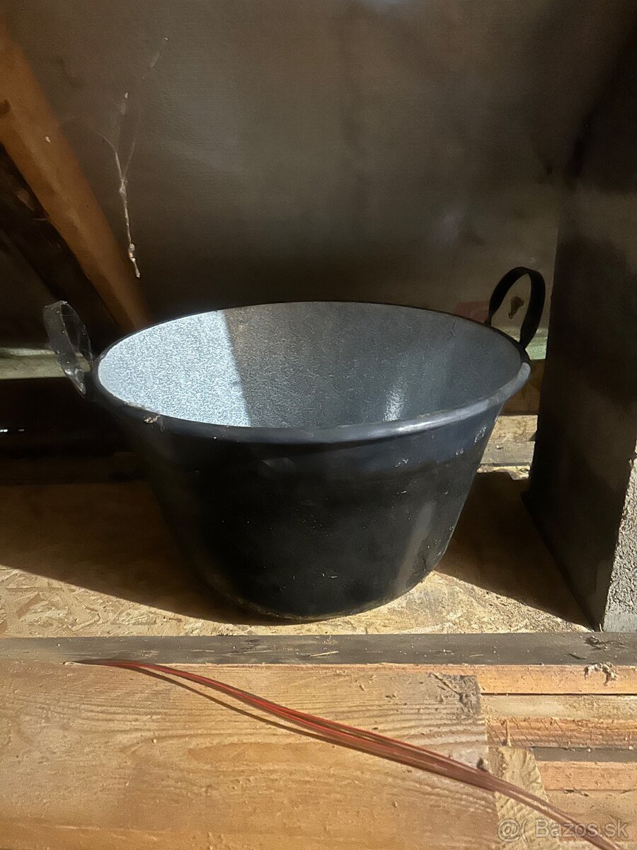 Smaltovaním kotlík priemer 55 výška 25