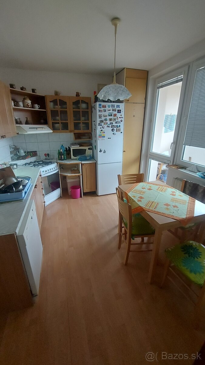 Prenajmem 3-izbovy byt