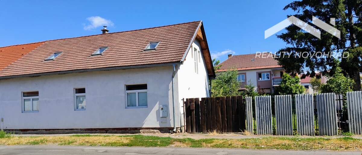 Rodinný dom s obytným podkrovím v centre Lučenca