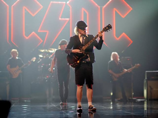 AC/DC Viedeň 26.06. Státie
