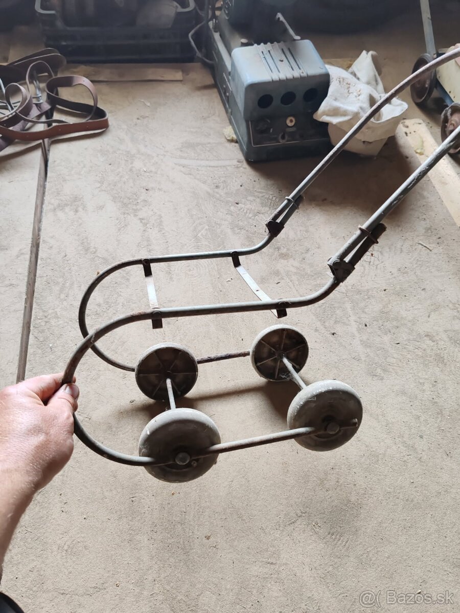 Spodná časť retro kočíka pre bábiky ,kočíky