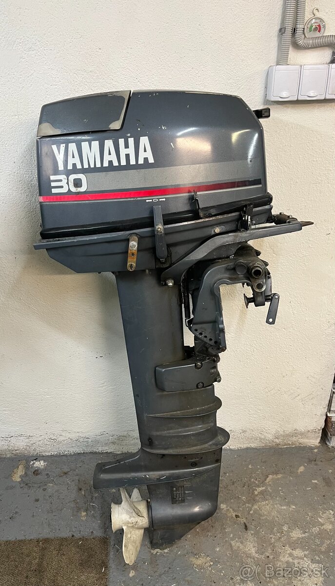 Predám závesný lodný motor YAMAHA 30