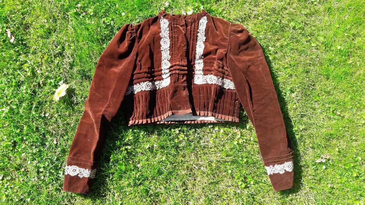 Kroj Radošovce - kabátik