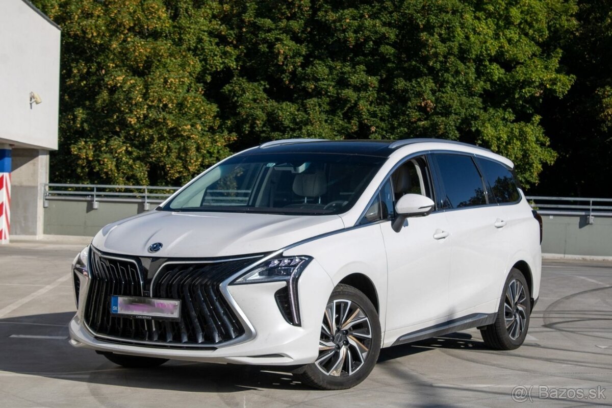 Dongfeng Forthing U-Tour 1. majiteľ 7 miestny v záruke