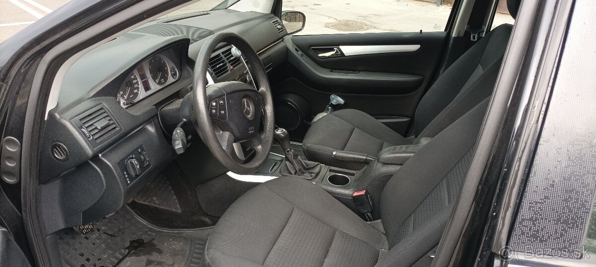 Mercedes B150